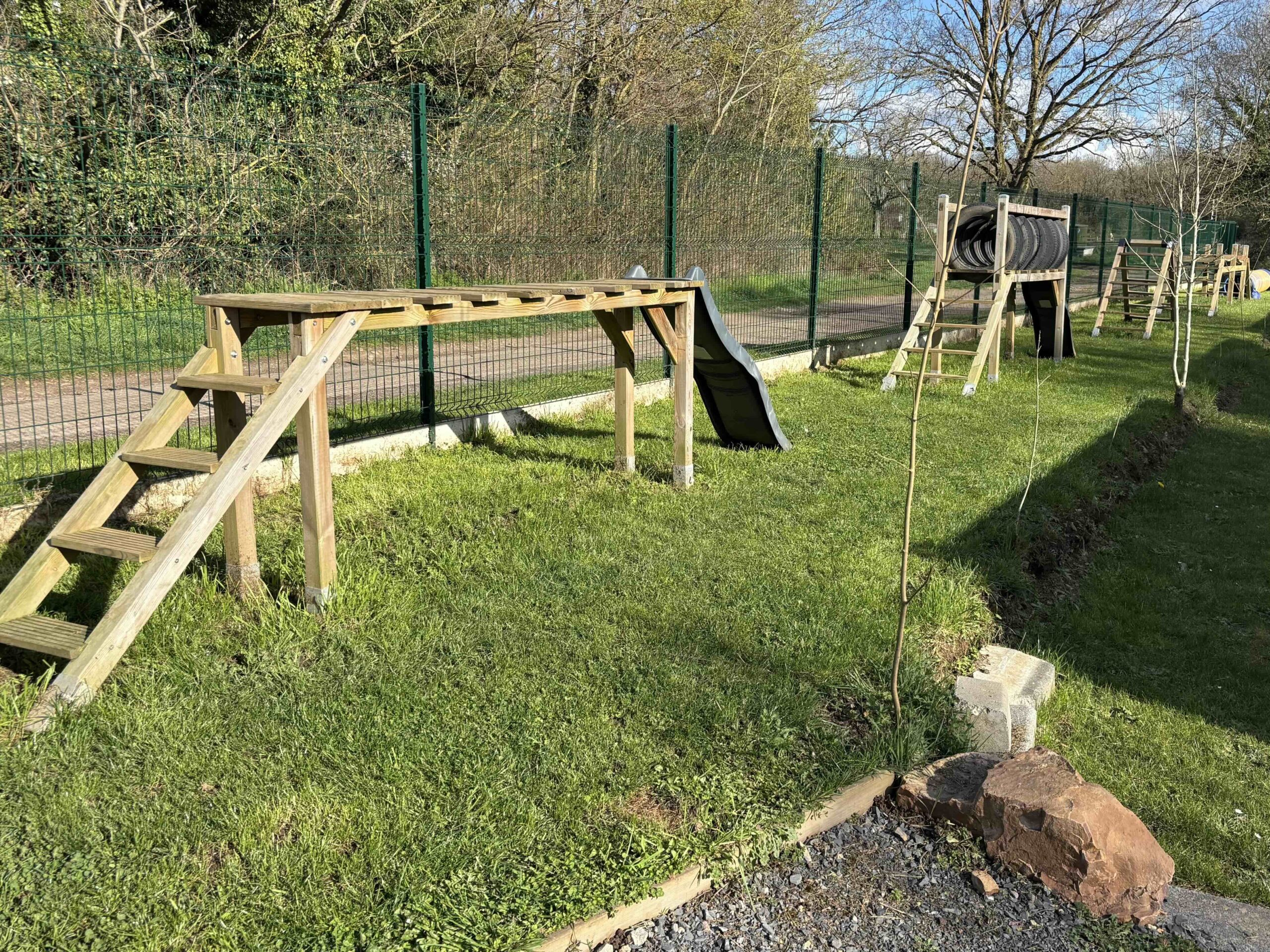 parcours d'obstacle en bois